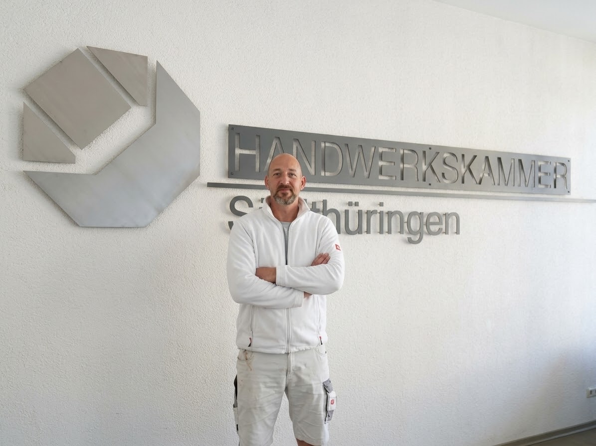 Partner & Kooperationen 1 Malermeister Matthias Göbel vor der Handwerkskammer Südthüringen